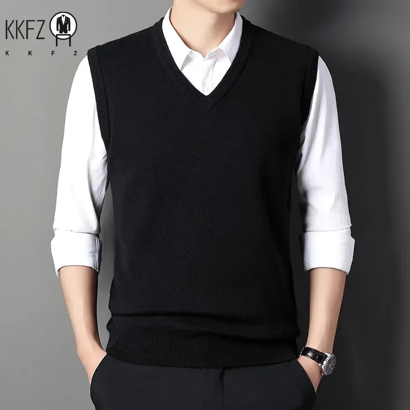 2024 Autumn Winter New Men's Solid Color V-neck Knitted Vest Casual Fashion Warm Sweater Versatile Top