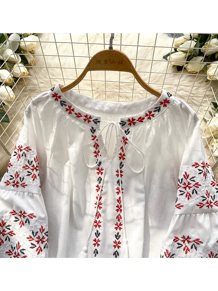 Women's Spring Blouse Retro Ethnic Style New Chinese Lantern Sleeve Shirt Loose  Thin Tassel Embroidery Design Blusa Top BL187