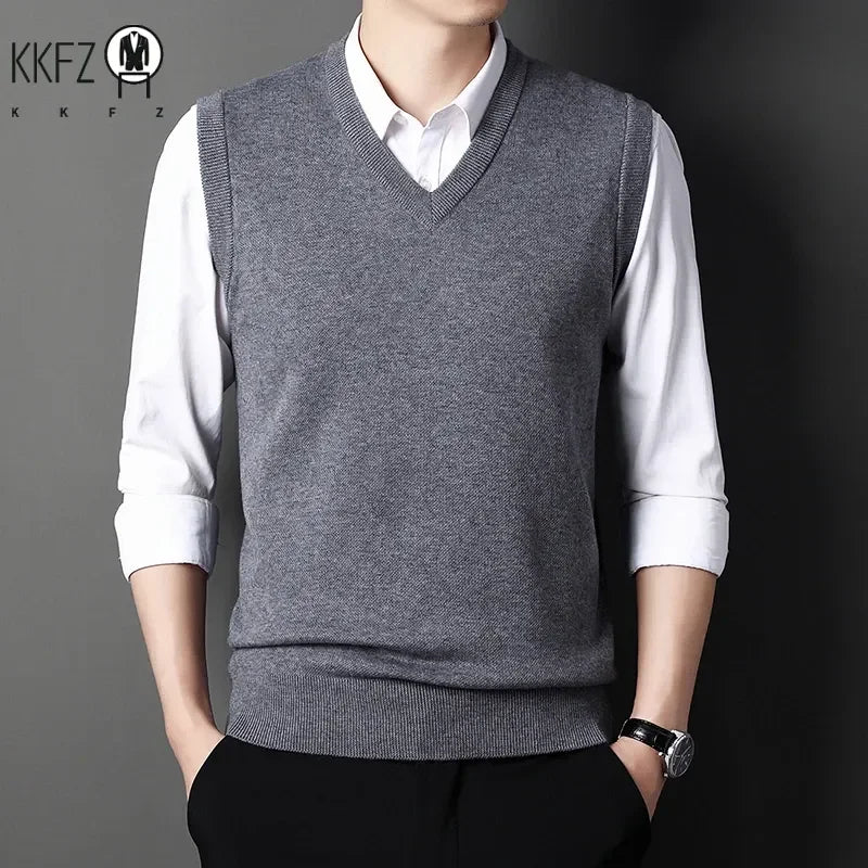 2024 Autumn Winter New Men's Solid Color V-neck Knitted Vest Casual Fashion Warm Sweater Versatile Top