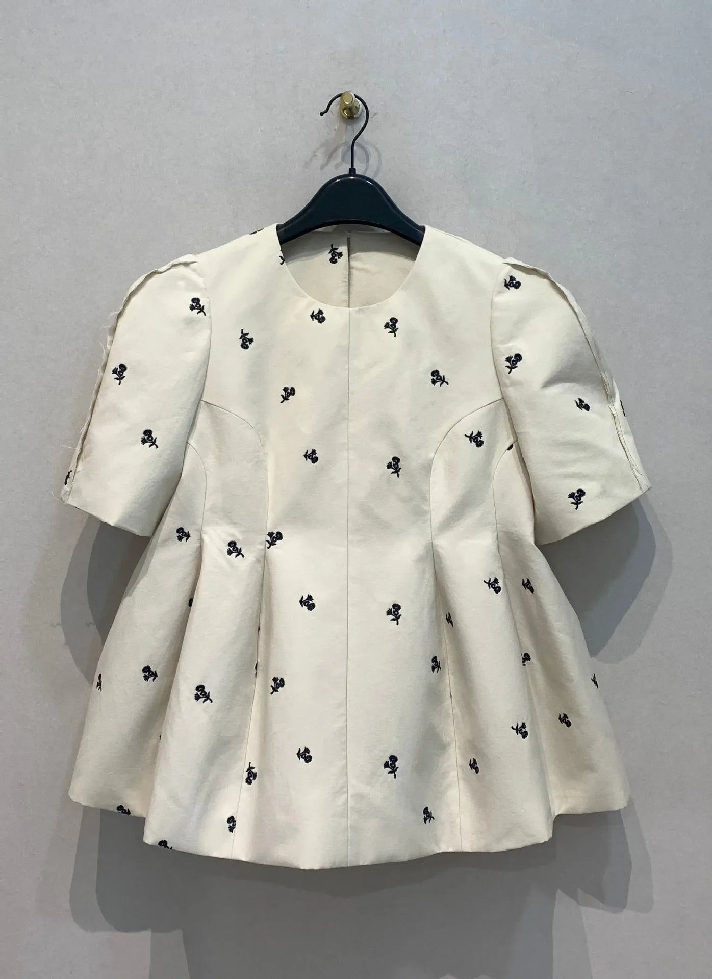 O-neck Bubble Sleeve Shirts & Blouses Flower Embroidery Blusas Mujer Pleated  HemWoman 2025 Clothing Moda Camisas Summer Ropa