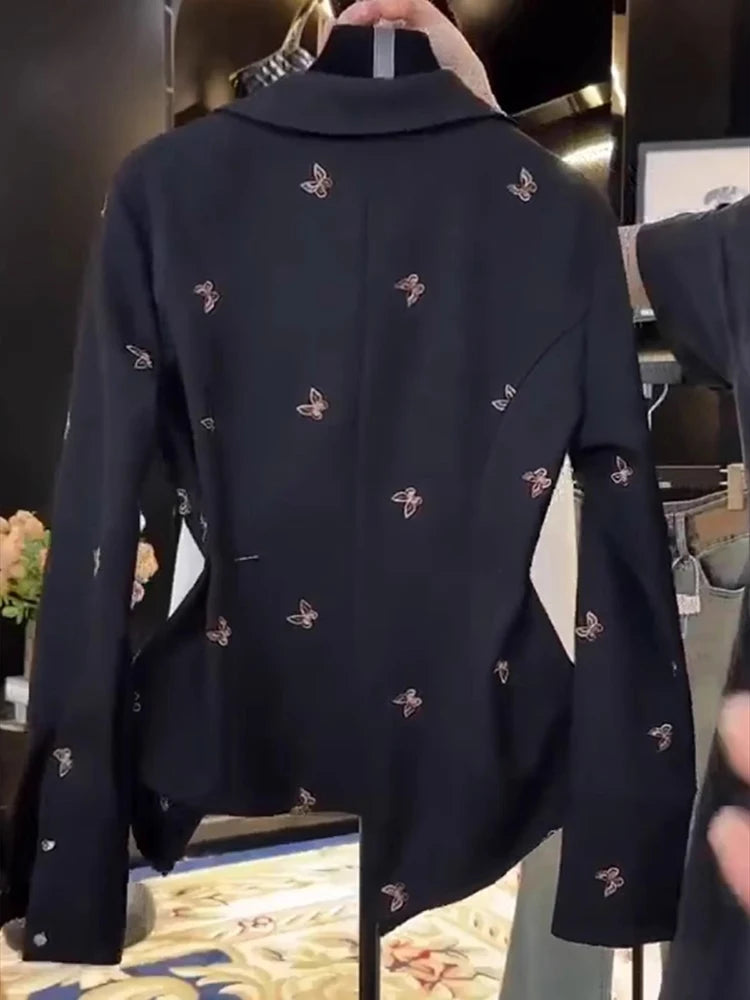 2025 New Spring and Autumn High-end Design Sense Embroidery Temperament Waist Thin Fashion Chic Top Shirt Women