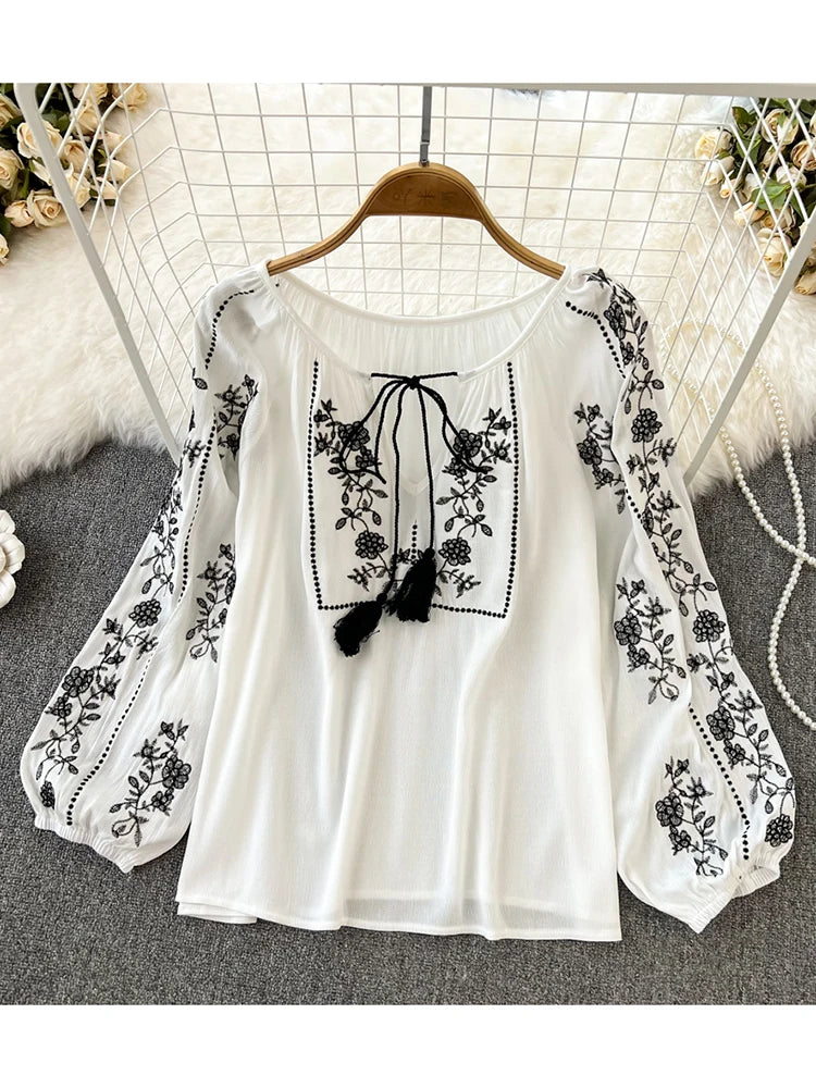 Women Spring Autumn Blouse Vintage National Style Long Sleeve Round Neck Pullover Embroidery Loose Shirt Doll Shirt Top D2761