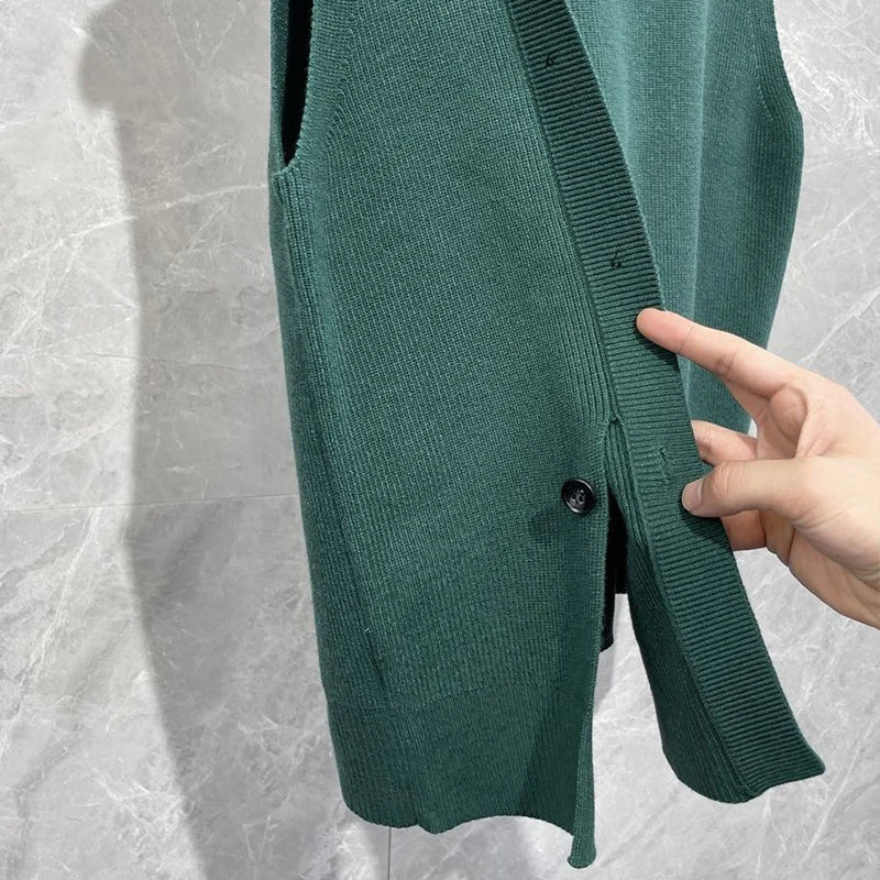 Men's Luxury Knitted Pullover Sweater Vest Casual Streetwear Button Solid Color O Neck Sleeveless Loose Stylish Vintage Knitwear